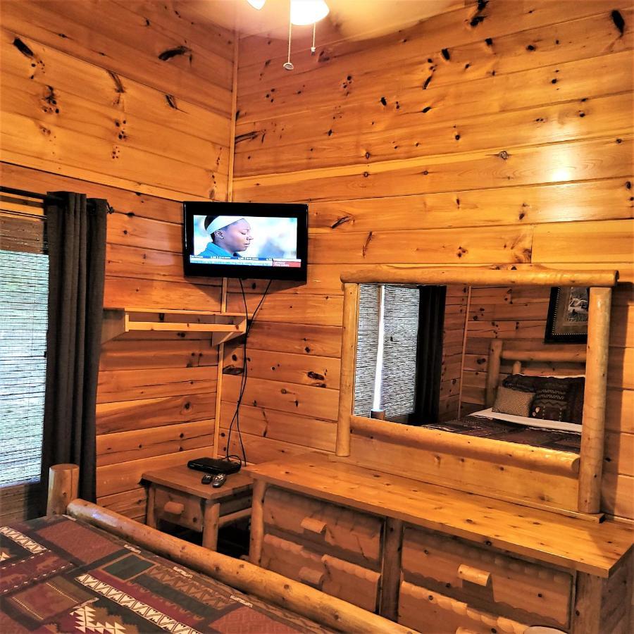Skinny Dippin'-River Front- Free Tickets-Dog Friendly-Sleeps 6 Pigeon Forge Exterior foto